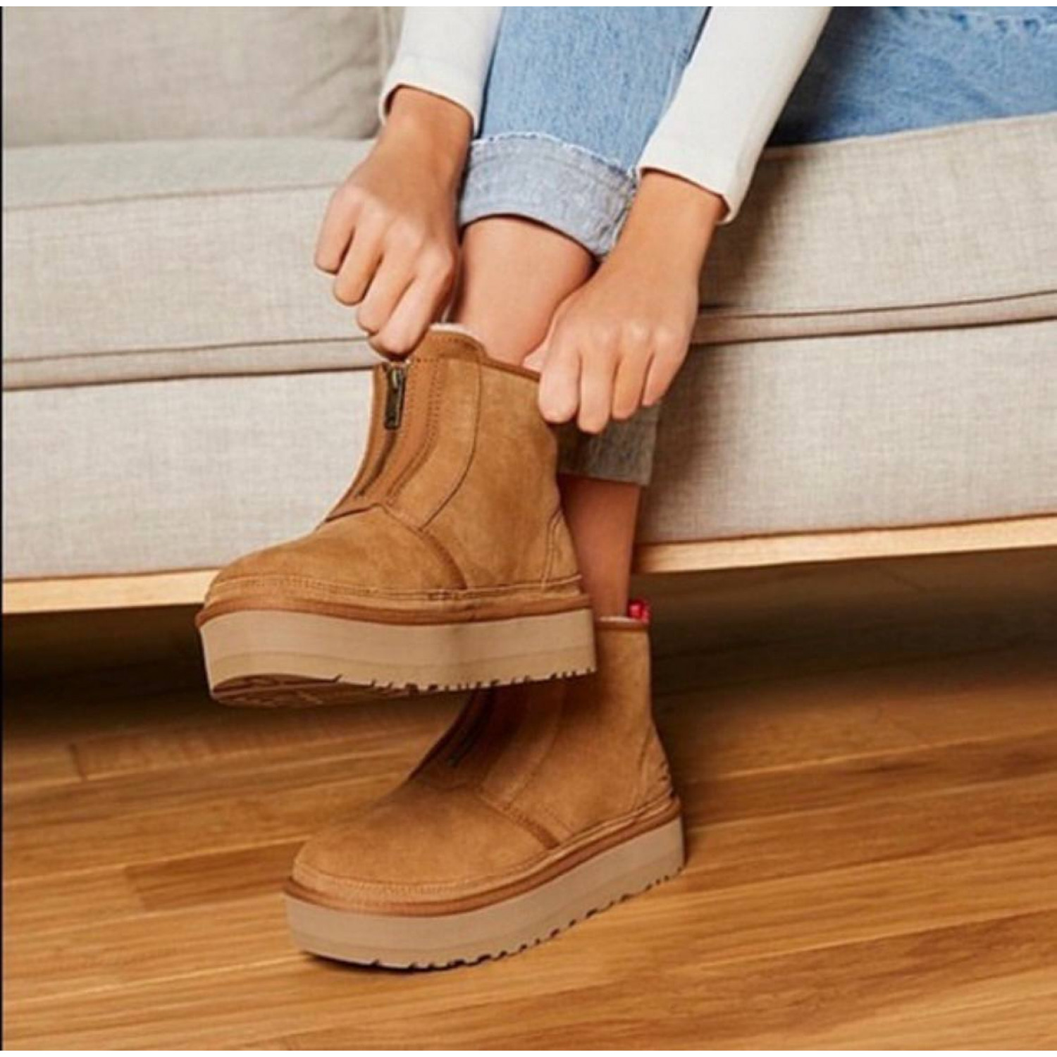UGG Neumel Platform ZIP Boot Black