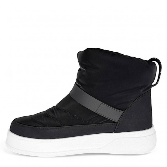 UGG Ash Inflated Black