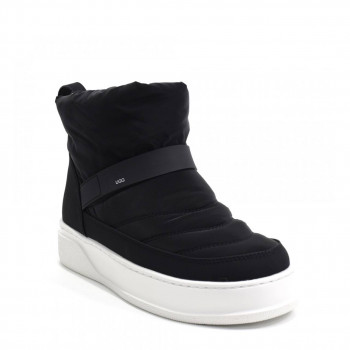 UGG Ash Inflated Black