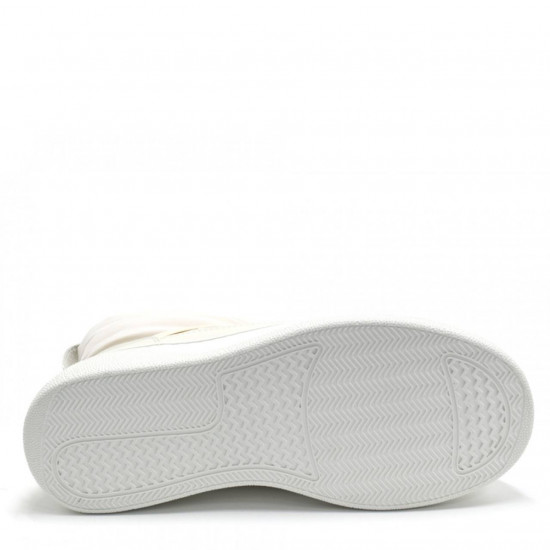 UGG Ash Inflated White