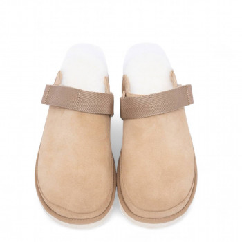 UGG Goldenstar Clog Sand